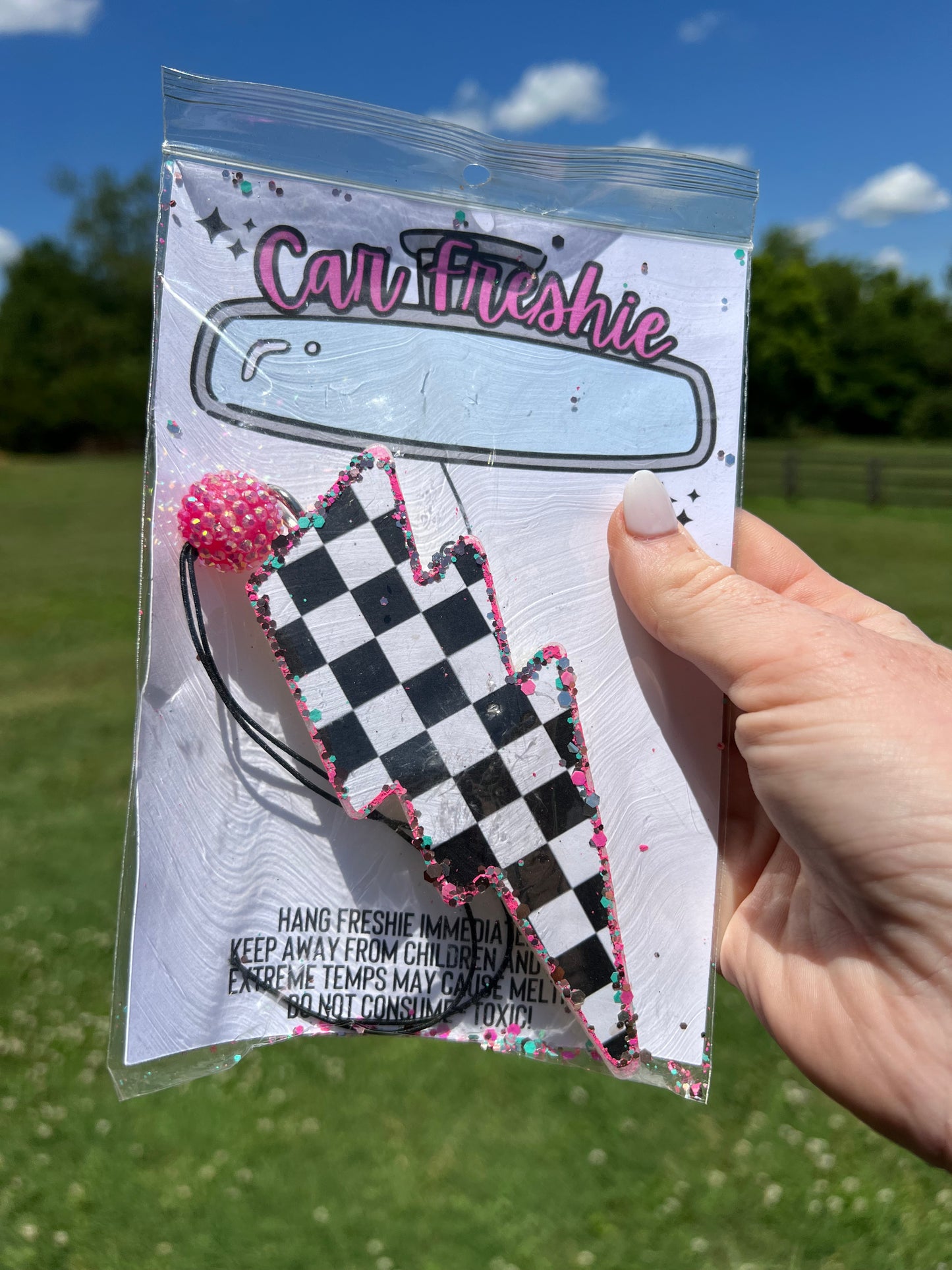 Checkered Bolt Freshie