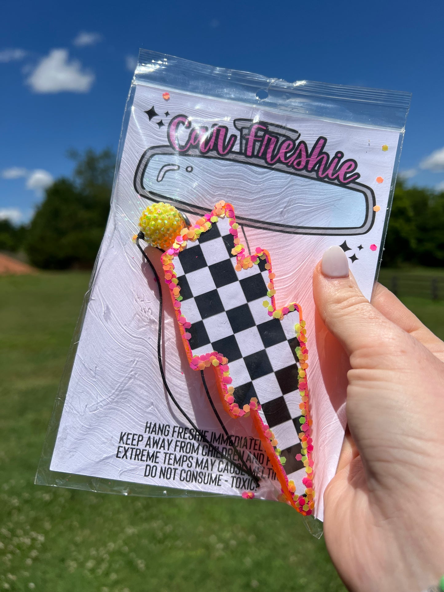 Checkered Bolt Freshie